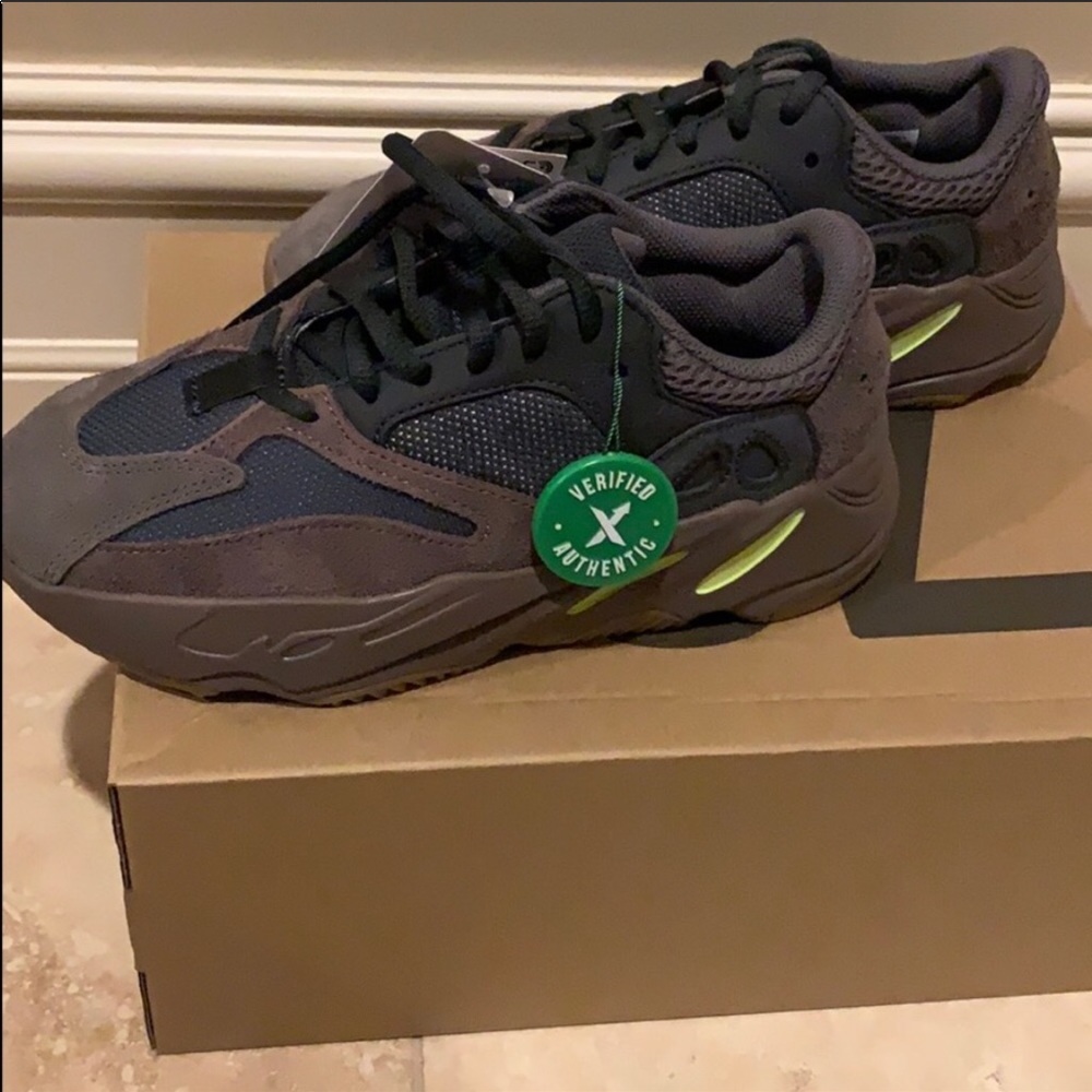 Yeezy Boost 700 Mauve